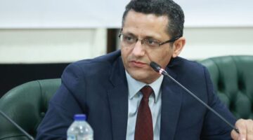 نقيب الصحفيين: تصريحات ترامب حول قناة السويس سابقة خطيرة