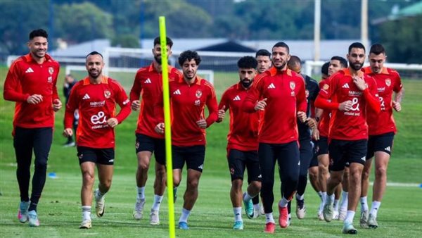 مدرب ريال مدريد الأسبق يرحب بقيادة الأهلي