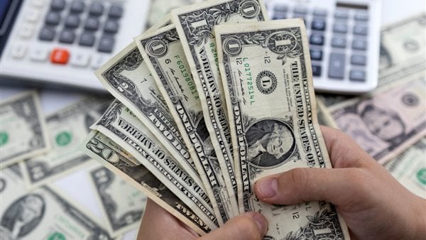 سعر الدولار في البنوك المصرية اليوم الاثنين