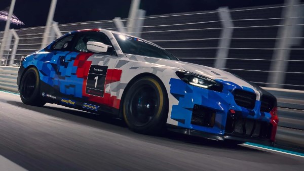 الكشف عن أحدث سيارات BMW المخصصة للسباقات .. صور
