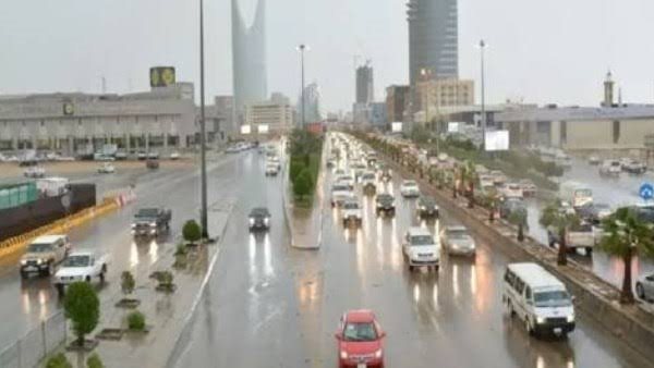 السعودية.. توقعات بهطول أمطار رعدية ودرجات الحرارة تصل لـ44