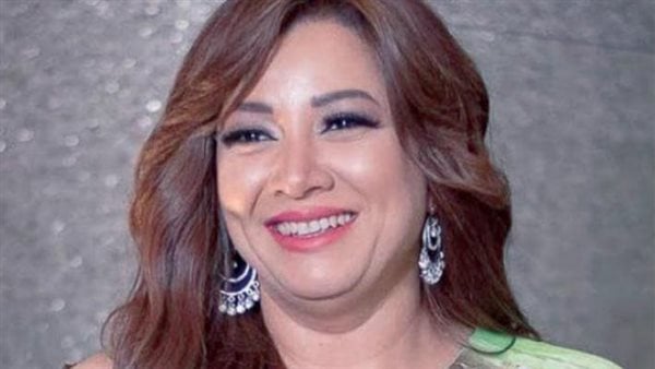 خلع بنطاله وكشف عورته.. الحبس سنتين مع إيقاف التنفيذ للمتهم بالتحرش بالفنانة انتصار
