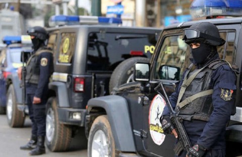 يحدث في مصر.. ستيني يقتل زوجته السبعينية لأنه “شك في سلوكها”