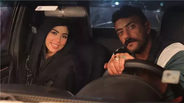 أحمد العوضي يفاجيء كارولين عزمي على الهواء.. “قصة” جريمة بالمقابر أفزعتها أثناء التصوير