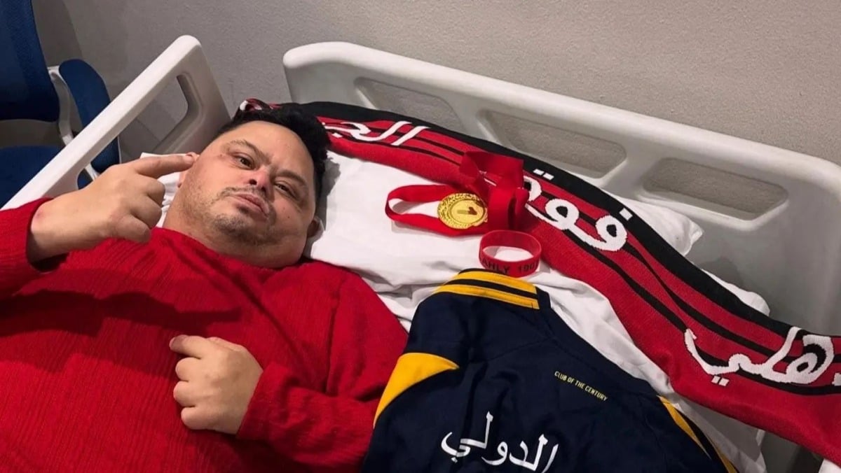 وفاة &quot;أمح الدولي&quot; أشهر مشجعي الأهلي المصري عن عمر 30 عاماً