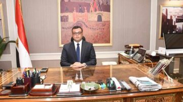 وزير الإسكان يلتقي مسئولي الشركة السعودية المصرية للتعمير لمتابعة مشروعات الهيئة