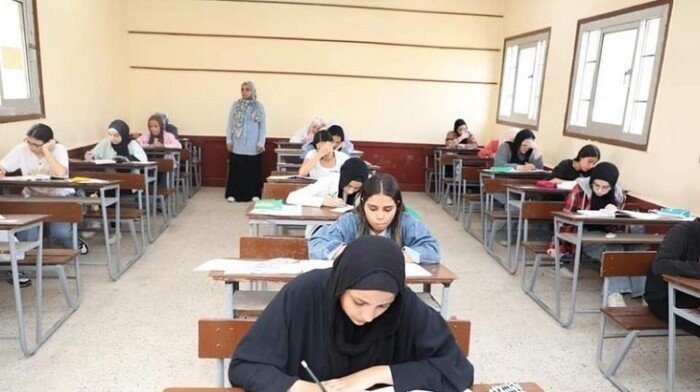 التعليم تٌتيح النماذج الاسترشادية لمادة اللغة الإنجليزية للثانوية العامة 2025