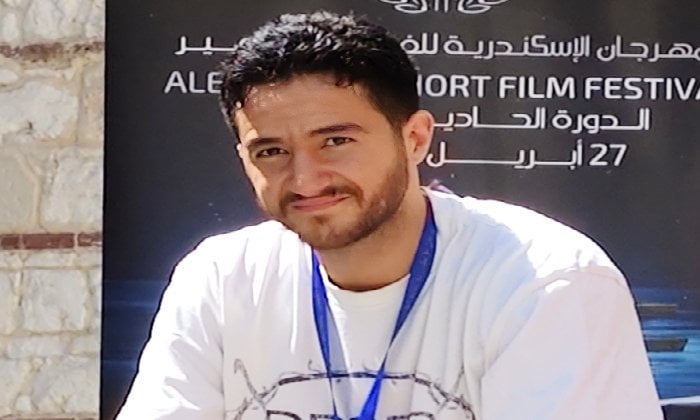 أحمد مالك يعبر عن شغفه العميق بالتمثيل ويشكر مهرجان الإسكندرية للفيلم القصير على تكريمه