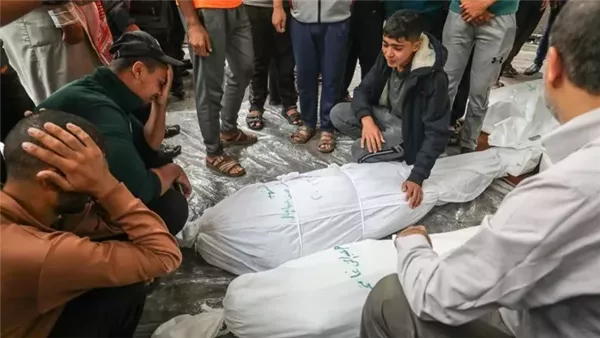 4 شهداء فى قصف إسرائيلى استهدف شارع الجلاء بمدينة غزة