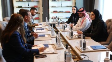 &nbsp;وزير الدولة للتعاون الدولي تجتمع مع المدير العام للجنة الدولية للصليب الأحمر