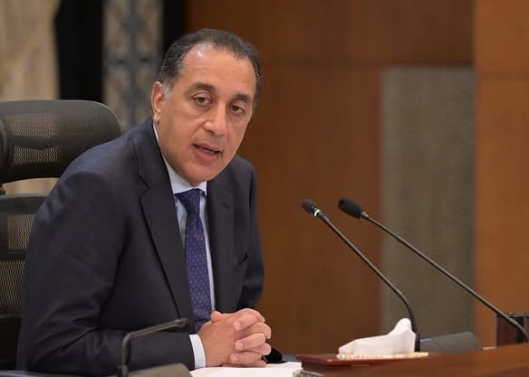 «مدبولي» يؤكد أهمية توحيد مختلف الرسوم الخاصة باستخراج التراخيص بجميع المحافظات