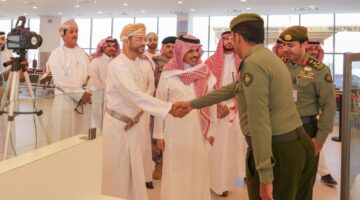 وزير الخارجية ونظيره السعودي يزوران منفذ الربع الخالي
