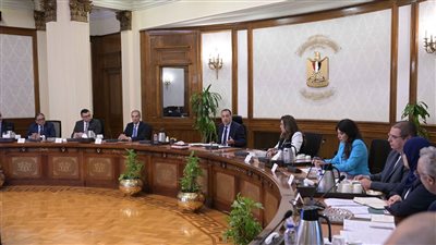 رئيس الوزراء يتابع إجراءات تيسير الحصول على التراخيص ويؤكد ضرورة تبسيط المتطلبات وتوحيد الرسوم