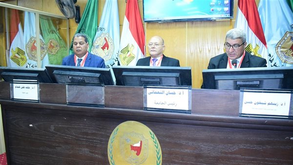 رئيس جامعة سوهاج يفتتح فعاليات ملتقى التوظيف الثاني عشر لكلية الزراعة