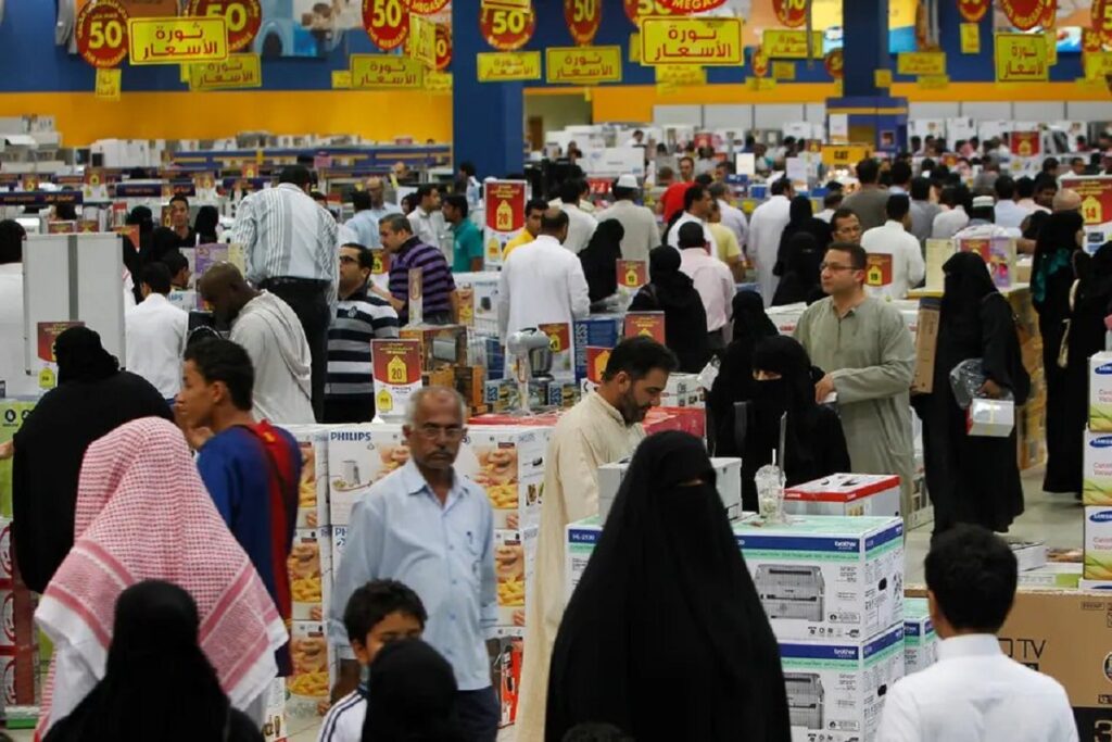 هل يستطيع ترامب نقل تصنيع هواتف آيفون من الصين؟.. إليك الإجابة