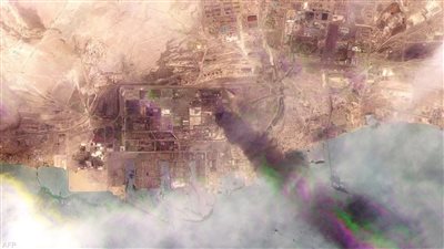 صور الأقمار الصناعية تكشف حجم الكارثة: دمار هائل في ميناء بندر عباس