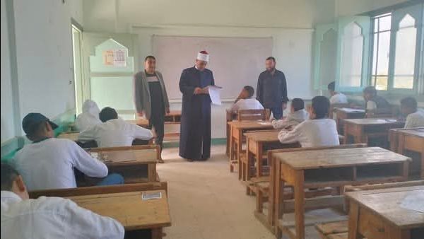 وكيل أزهر شمال سيناء يتابع سير الامتحانات