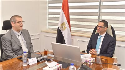 وزير الاستثمار: مصر تعمل على بناء استراتيجية واضحة لصناعة الغزل والنسيج