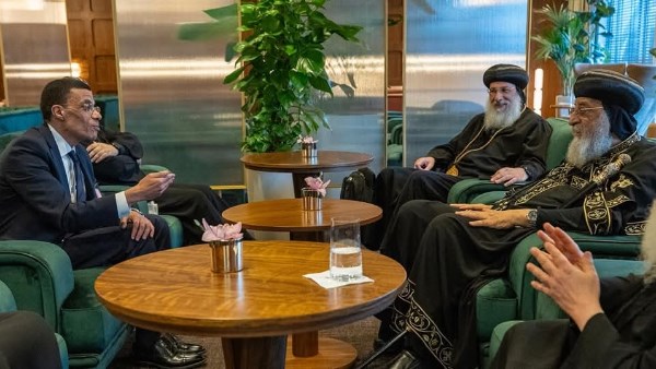 البابا تواضروس يغادر بولندا متوجها إلى رومانيا