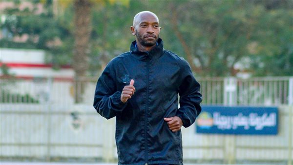 أحمد حمدي وشيكابالا يغيبان عن الزمالك في مباراة المصري