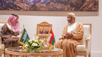 السعودية وسلطنة عمان تبحثان العلاقات الثنائية وقضايا إقليمية