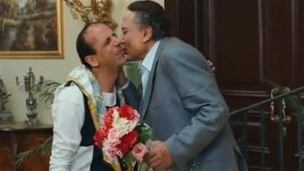 السجاير كلمة السر.. هل محمد الصاوي على خلاف مع الزعيم عادل إمام؟
