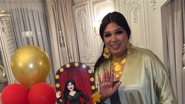 فيفي عبده تحتفل بعيد ميلادها بحضور يسرا ولبلبة وبوسي شلبي