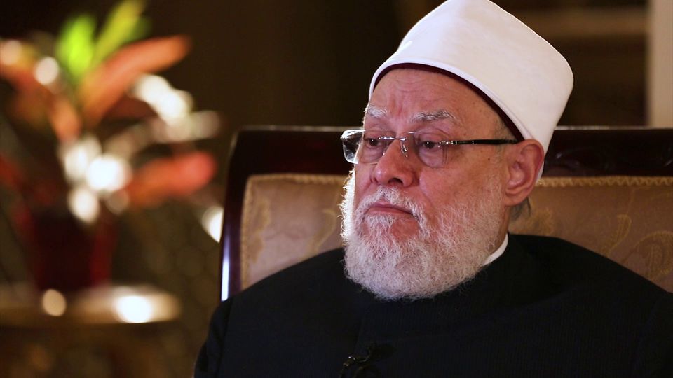 علي جمعة: المفتي الماجن أخطر من الجاهل الصريح لأنه يدعو إلى فتنة تفسد المجتمع كله علي جمعة: المفتي الماجن أخطر من الجاهل الصريح لأنه يدعو إلى فتنة تفسد المجتمع كله
