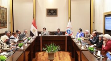 اللجنة الاستشارية العليا للتنمية البشرية تناقش خارطة طريق لإعداد الشباب المصري للذكاء الاصطناعي