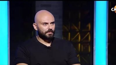 بخير وبصحة جيدة.. حقيقة وفاة أحمد صلاح حسني بشكل مفاجئ