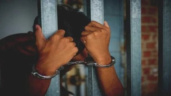 السجن سنتين لـ ميكانيكي شرع في قتل شاب بسبب خلافات بينهما بالطالبية