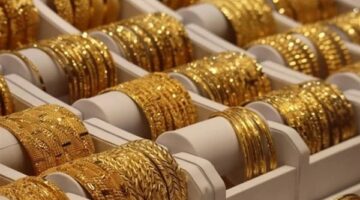 الذهب يتراجع 25 جنيها في منتصف التعاملات.. وعيار 21 يسجل 4900 جنيه بالمصنعية