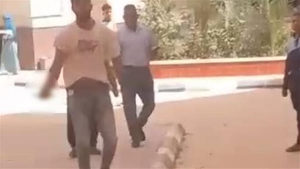 أصابه بـ 29 غرزة.. حبس الطالب المتهم بالتعدي على زميله بجامعة سوهاج 4 أيام | بث مباشر