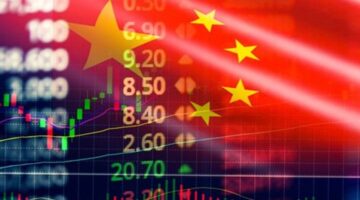 الأسواق الآسيوية ترتفع وسط هدوء أمريكي وتراجع في النفط والعملات
