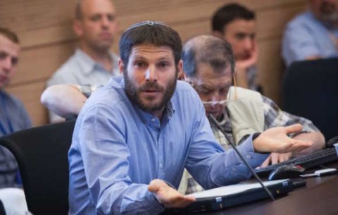 سموتريتش: يجب أن تنتهي هذه الحرب بسوريا مفككة وإيران بلا تهديد نووي وغزة مطهرة من “حماس” ووحزب الله تلقى ضربة قاسية