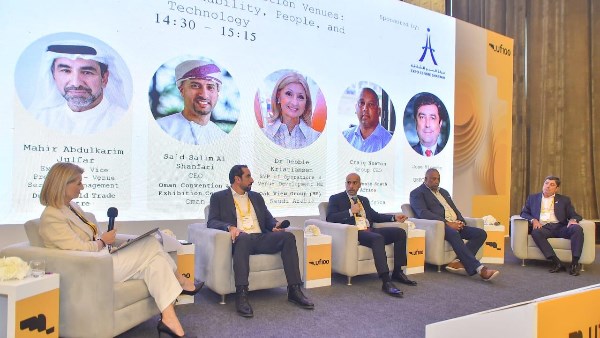 عقد جلسة نقاشية بعنوان “مستقبل أماكن المعارض.. دمج الاستدامة والأشخاص والتكنولوجيا”