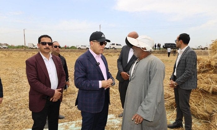 محافظ كفرالشيخ ووزير زراعة مدغشقر يتفقدان مركز ميكنة الأرز بميت الديبة