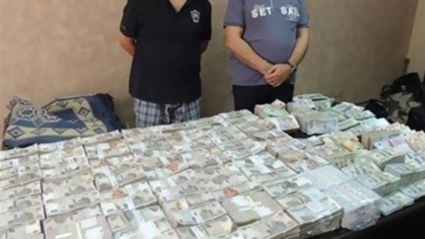 ضربات أمنية موجعة لتجار النقد الأجنبي بقيمة 10 ملايين جنيه ضربات أمنية موجعة لتجار النقد الأجنبي بقيمة 10 ملايين جنيه