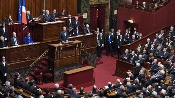 دقيقة صمت بمجلس النواب الفرنسي تكريما لأحد المصلين الذي قُتل طعنا داخل مسجد