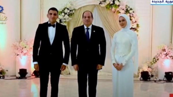 بعد حضوره زفافها.. حكاية موقف مؤثر جمع الرئيس السيسي وابنة الشهيد مهران