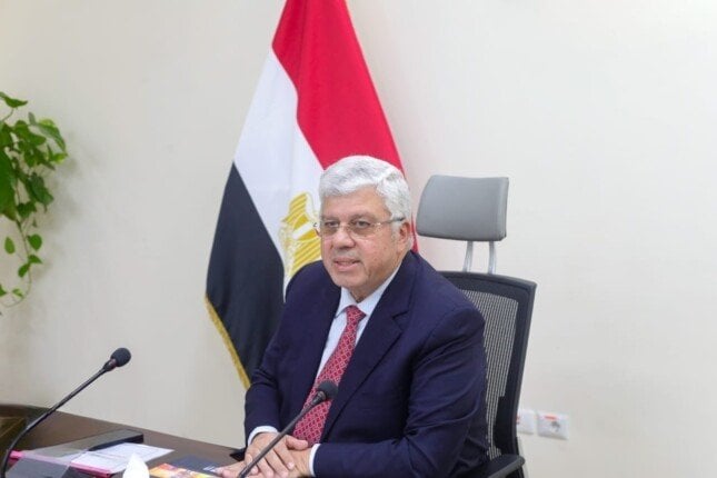 وزير التعليم العالي: تعطيل الدراسة غدا يرجع إلى رؤساء الجامعات بالتنسيق مع المحافظين