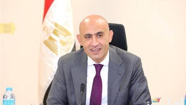 مدير إدارة مصر القديمة التعليمية يخالف قرار وزير التعليم ويقرر الإجازة للطلاب فقط