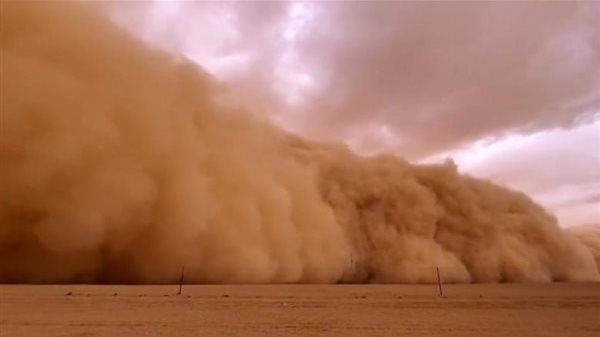 أمطار رعدية ورياح مثيرة للرمال تضرب البلاد.. وتلك المناطق الأكثر خطورة