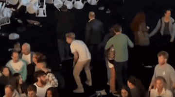 هروب جماعي في تل أبيب إثر إنذار أمني… والنتيجة صادمة! (شاهد الفيديو)