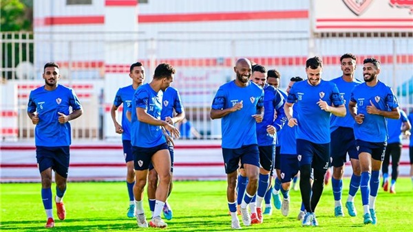 الدكة تهدد مسيرة نجم الزمالك.. ماذا قال شوبير؟