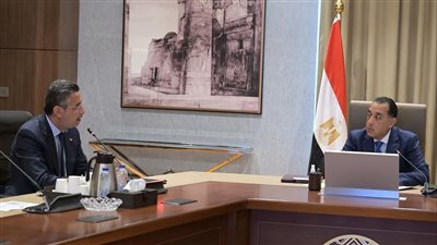 رئيس الوزراء: الحكومة تبذل جهودا كبيرة لتوفير مخزون مطمئن من مختلف السلع تنفيذا لتوجيهات الرئيس السيسي