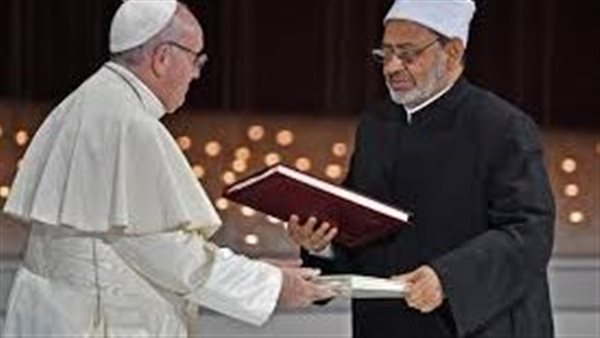 أيها العلمانيون. أنتبهوا. شيخ الأزهر ليس أقل من بابا الفاتيكان!
