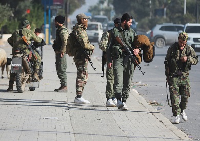 الجيش السوري يرسل تعزيزات ضخمة نحو مناطق سيطرة قسد في ريف حلب الشرقي