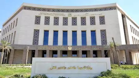 التعليم تشدد على سرعة تسليم استمارات دخول الامتحانات لطلاب الدبلومات الفنية