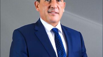 بحضور نائب رئيس الوزراء ووزير السياحة.. عقد اجتماع حكومي لمناقشة مشاكل سياحة الغوص والأنشطة البحرية